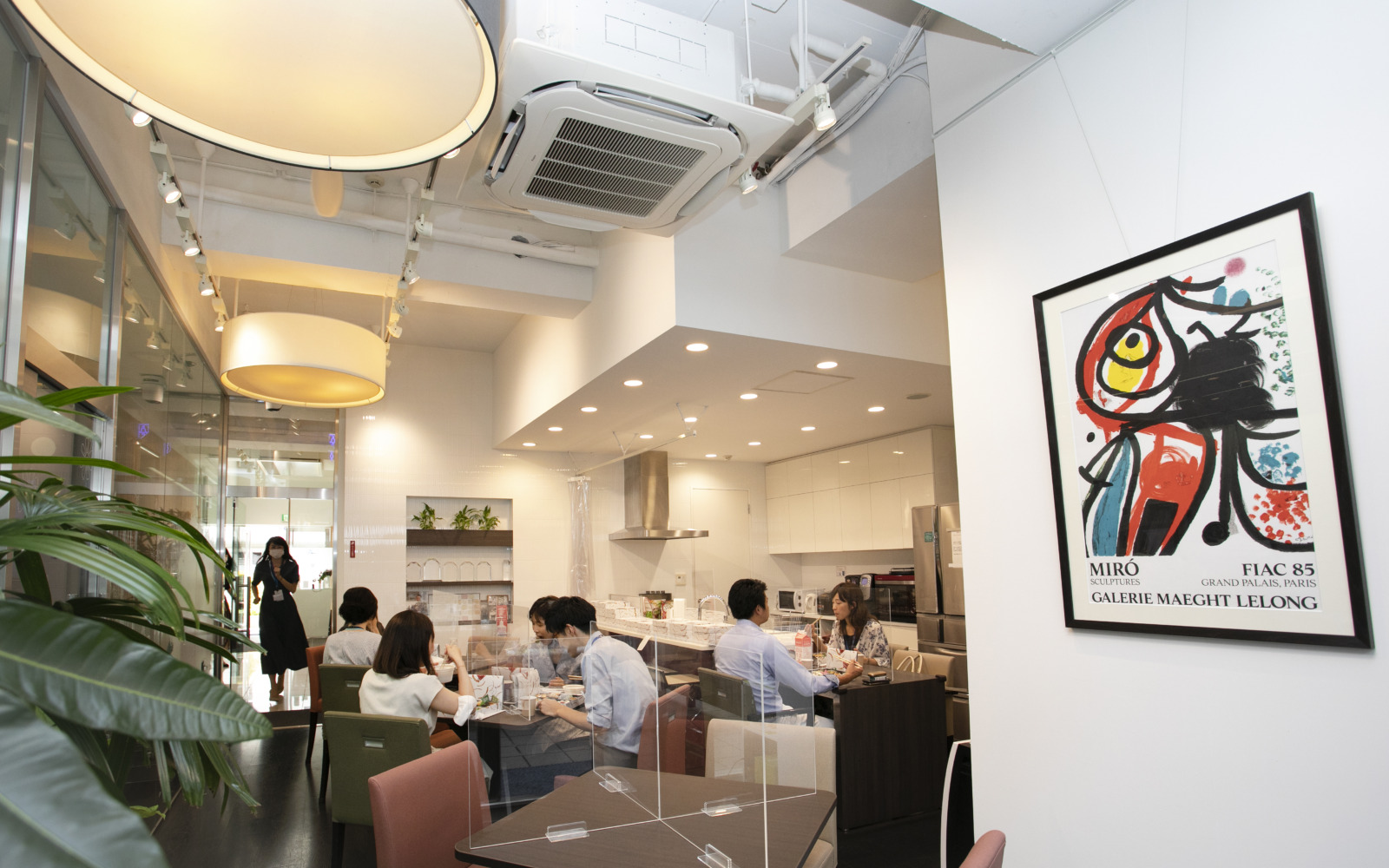 評価制度に「サンクスカードの送付数」を追加。年間4万件ほどのありがとうが流通し、感謝を伝え合うことが会社の重要な資産に。 | THANKS GIFT  エンゲージメントクラウド